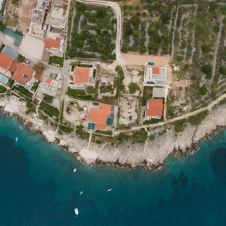 Daire Ferienwohnung Fur 5 Personen In Direkter Strandlage Mit Klimaanlage Und Wifi Ražanj