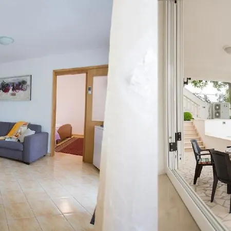 Daire Ferienwohnung Fur 5 Personen In Direkter Strandlage Mit Klimaanlage Und Wifi *