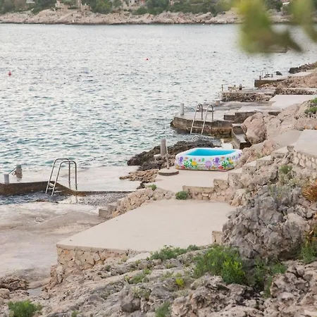 Ferienwohnung Fur 5 Personen In Direkter Strandlage Mit Klimaanlage Und Wifi * Ražanj